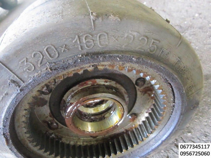 Электродвигатель хода 3ДТ31 ЭП-0806, Вилочный электропогрузчик ЭП-0806, редуктор хода с электродвигателем в сборе, Редуктор и колесо от электропогрузчика эп-0806 ,Запасные части для ЭП-0806, Редуктор переднего колеса и колесо от электропогрузчика ЭП-0806 в отличном состоянии, Соотношение входной вал - выходной вал 3,57:1 ,Соотношение входной вал - колесо 16,5:1 ,Колесо переднее с ШМБ 320х160х225, jk[,Редуктор переднего колеса 0601.00.22.000,  Редуктор переднего колеса 0601.00.22.000-07,,Редуктор переднего колеса 0601.00.22.000-06, Редуктор переднего колеса 0601.00.22.000-06, Электродвигатель 3ДТ-31, Jeka Jk 